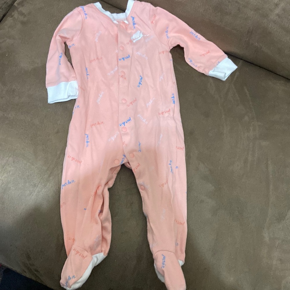 Nike one Piece Footies Sz 9M